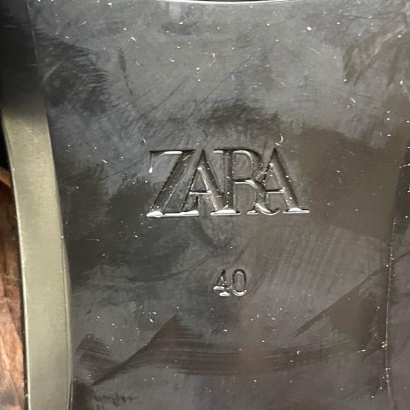 Zara Two-Tone Black Tan ZARA Pointed
Toes Slingback Flats Sz EU 40. Used. - Picture 8 of 8